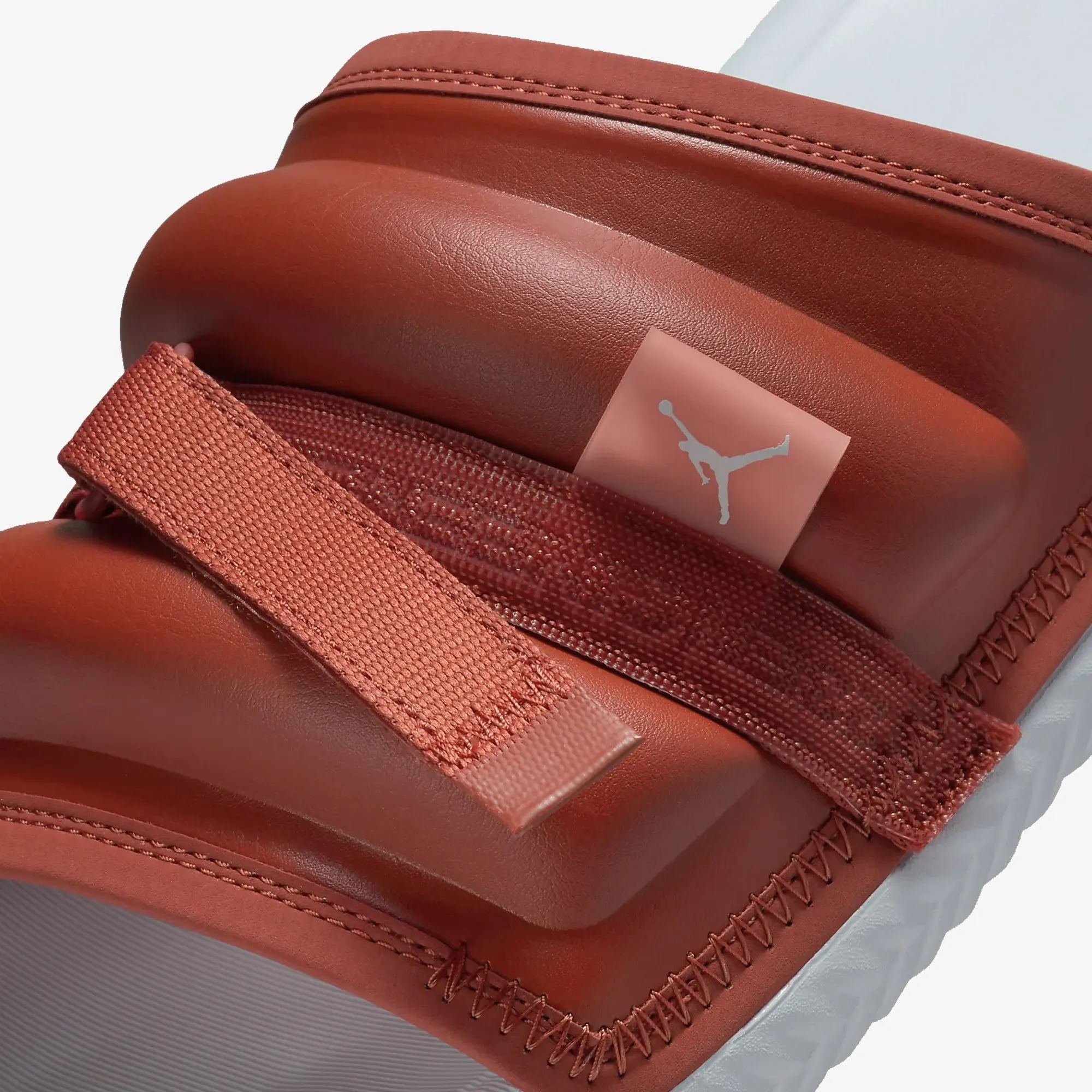 Jordan | SUPER PLAY  { DUNE RED/PURE PLATINUM-LOBSTER